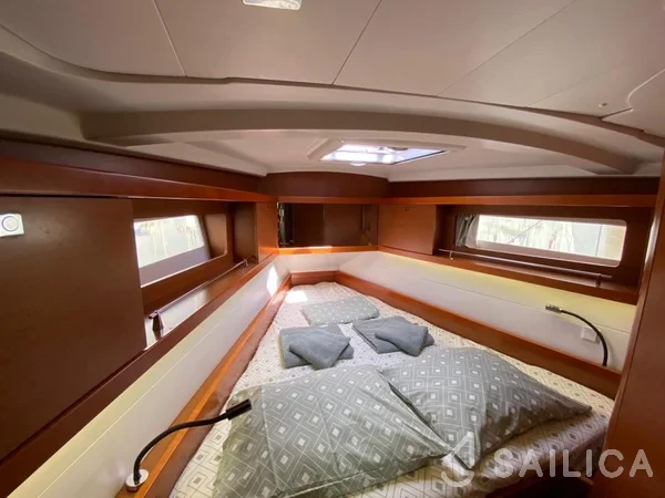 Oceanis 41 - Yacht Charter Sailica