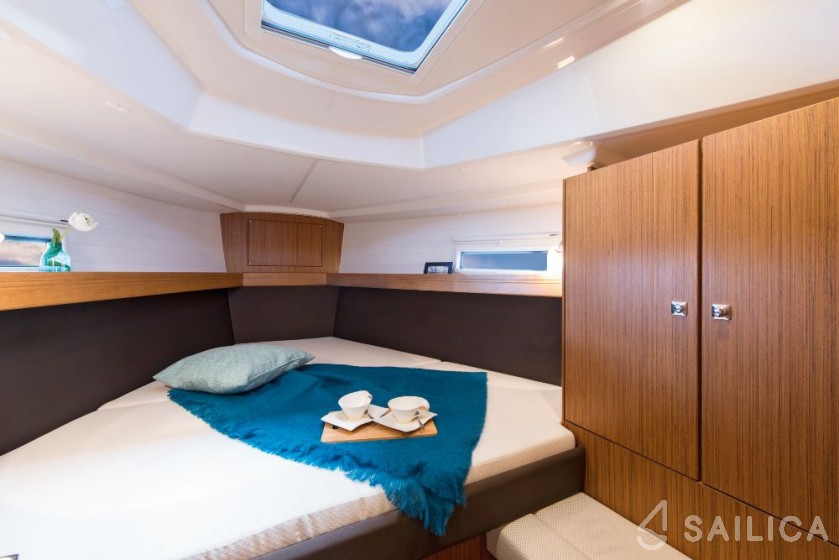 Bavaria 37 Cruiser - Yacht Charter Sailica