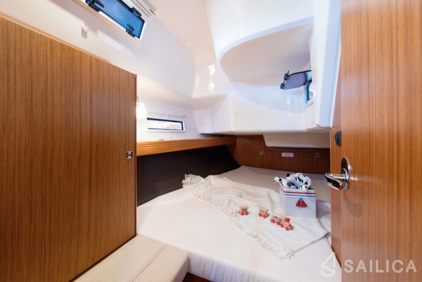 Bavaria 37 Cruiser - Yacht Charter Sailica