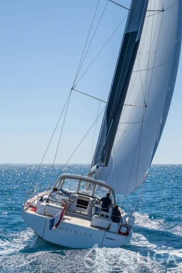 Oceanis 60 - Yacht Charter Sailica