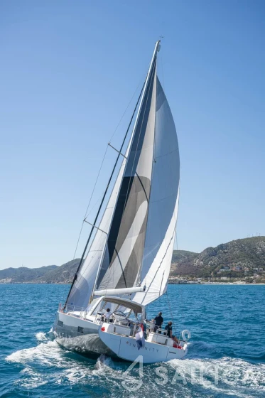 Oceanis 60 - Yacht Charter Sailica