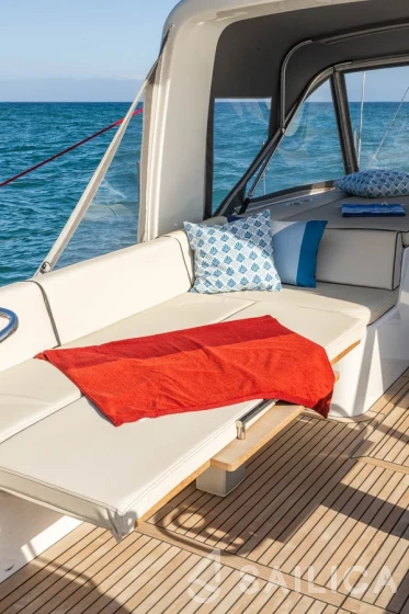 Oceanis 60 - Yacht Charter Sailica
