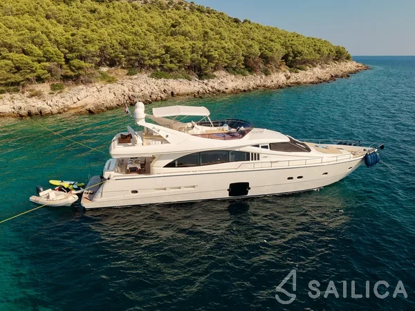 Ferretti 730 - Yacht Charter Sailica