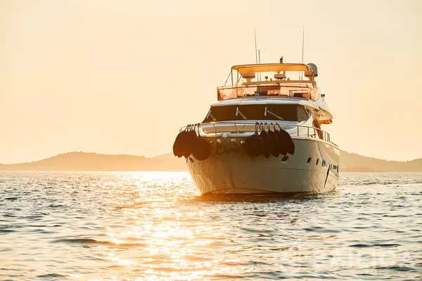 Ferretti 730 - Yacht Charter Sailica