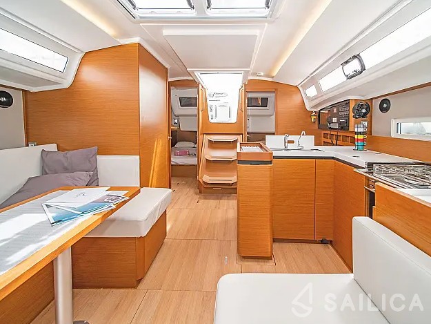 Sun Odyssey 410 - Yacht Charter Sailica