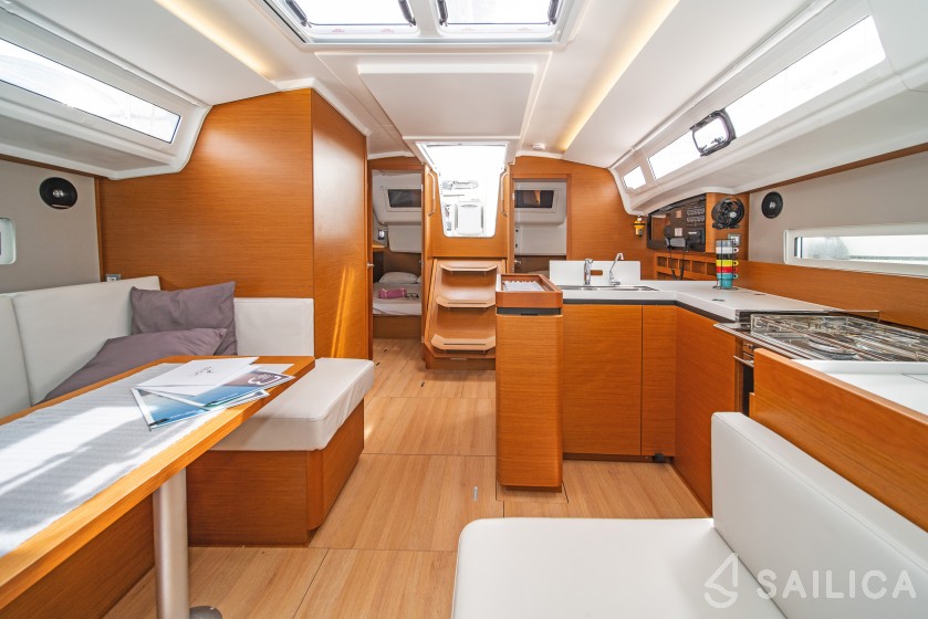 Sun Odyssey 410 - Yacht Charter Sailica