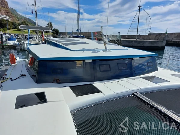 Luna 47 - Yacht Charter Sailica