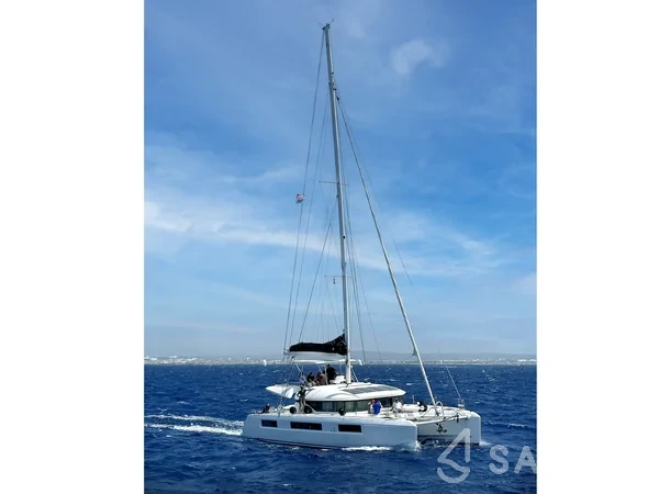 Lagoon 50 - Yacht Charter Sailica
