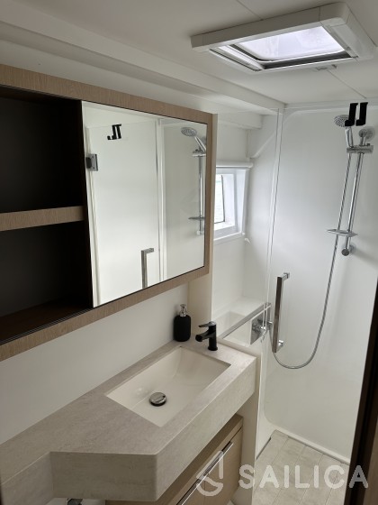 Lagoon 50 - Yacht Charter Sailica