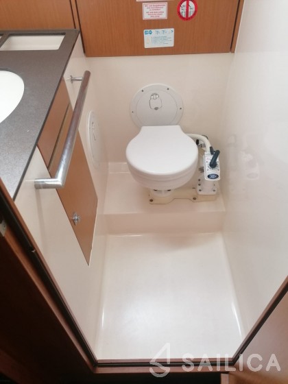 Bavaria 46 Cruiser - Yacht Charter Sailica