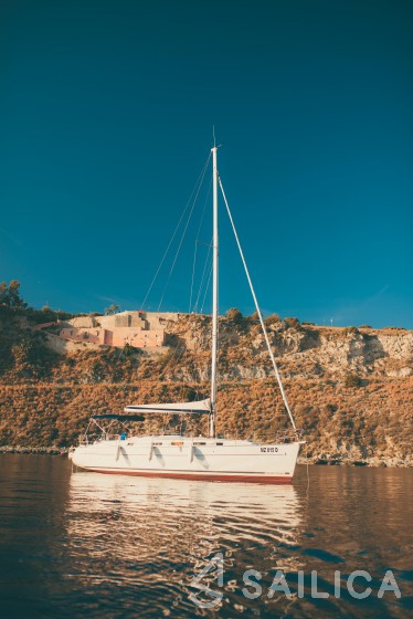 Cyclades 39.3 - Yacht Charter Sailica
