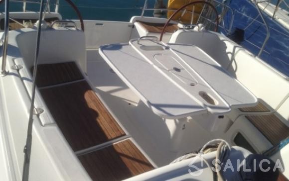 Cyclades 39.3 - Yacht Charter Sailica