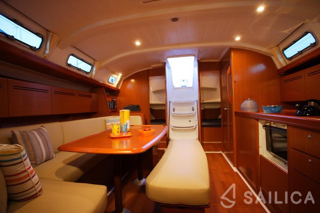 Cyclades 39.3 - Yacht Charter Sailica