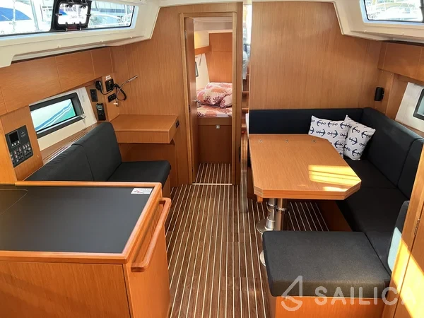Bavaria C38 - Yacht Charter Sailica