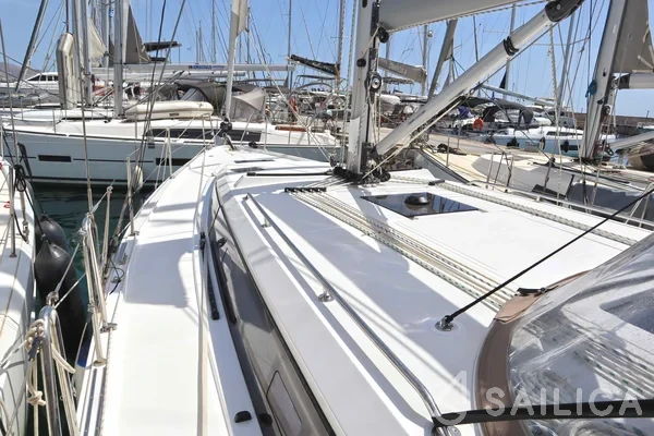 Bavaria C42 - Yacht Charter Sailica