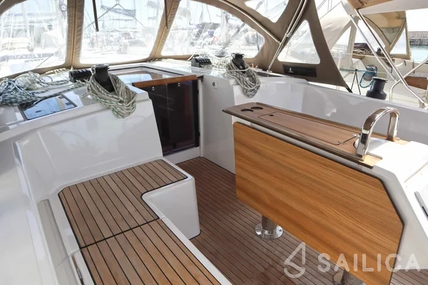 Bavaria C42 - Yacht Charter Sailica