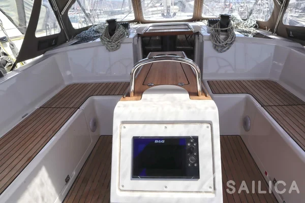 Bavaria C42 - Yacht Charter Sailica