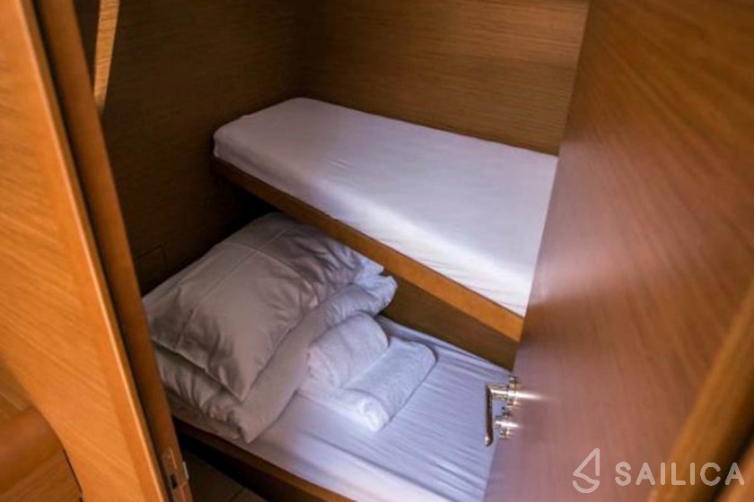 Sun Odyssey 519 - Yacht Charter Sailica
