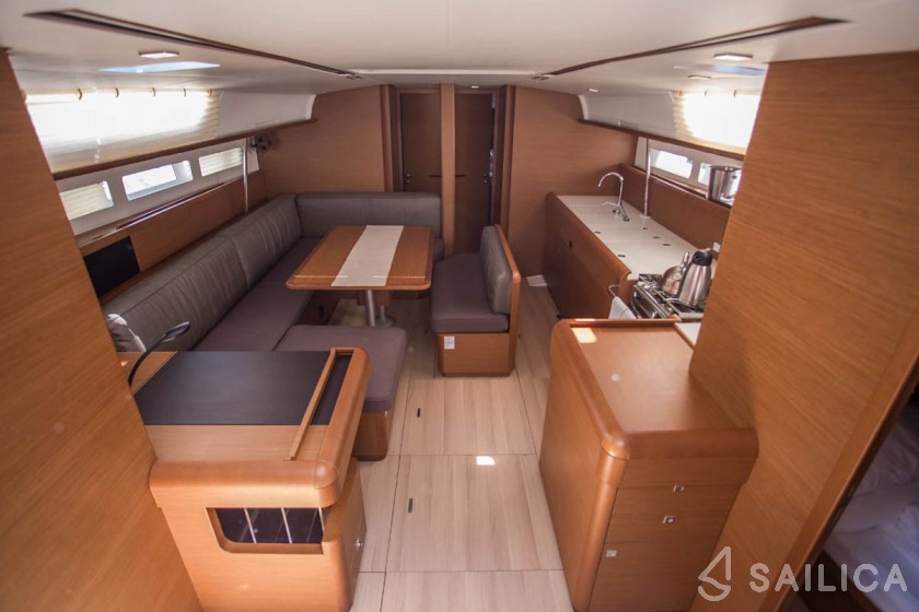 Sun Odyssey 519 - Yacht Charter Sailica