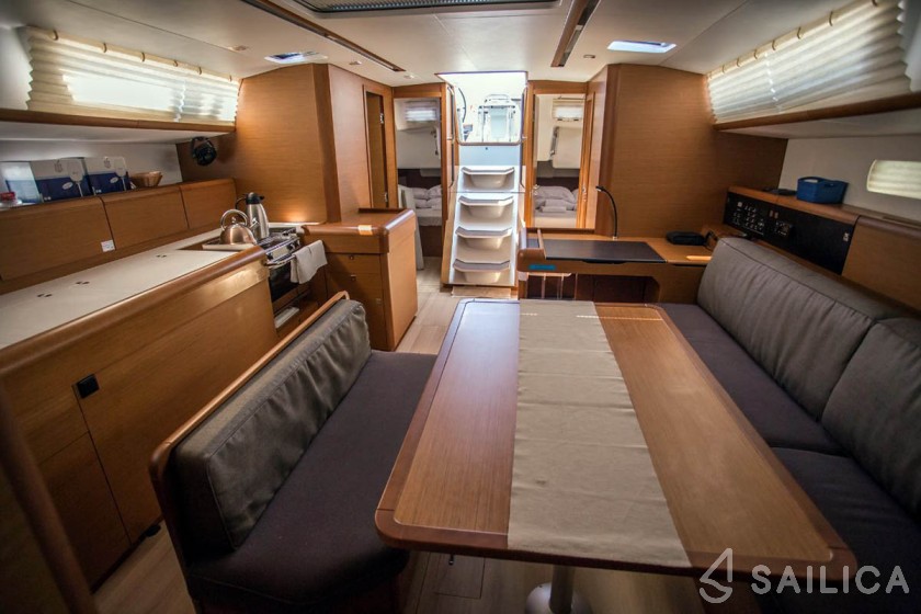 Sun Odyssey 519 - Yacht Charter Sailica