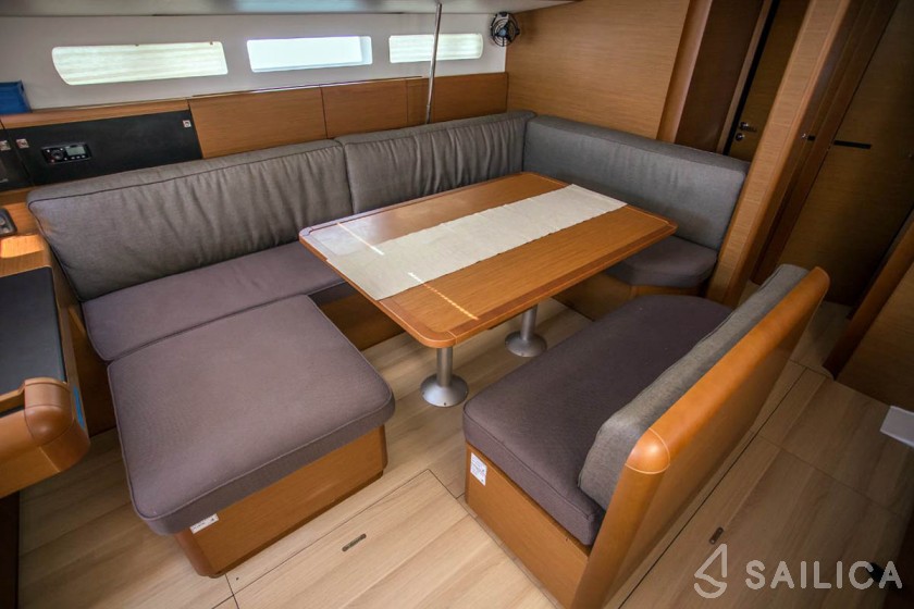 Sun Odyssey 519 - Yacht Charter Sailica