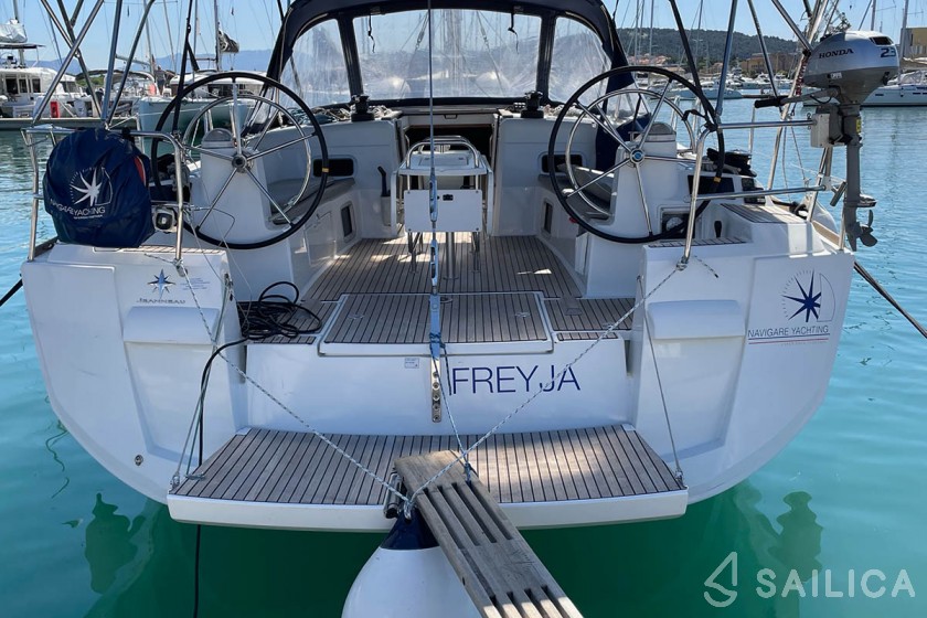 Sun Odyssey 519 - Yacht Charter Sailica
