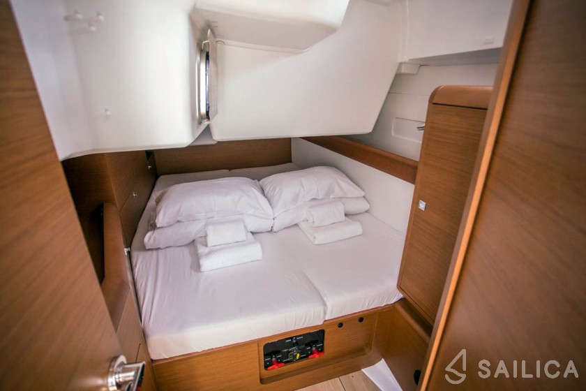 Sun Odyssey 519 - Yacht Charter Sailica