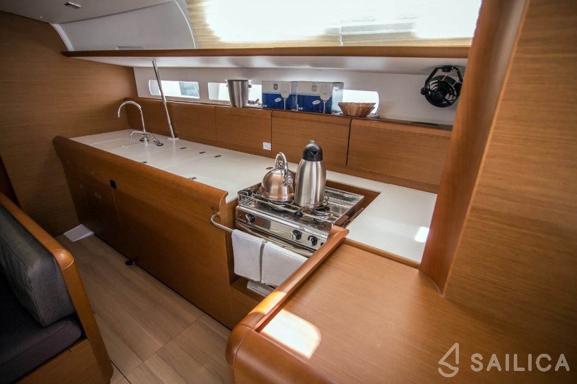 Sun Odyssey 519 - Yacht Charter Sailica