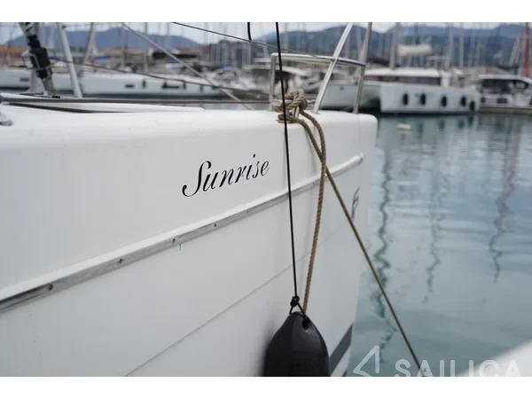 Helia 44 - Yacht Charter Sailica