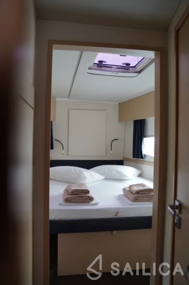 Helia 44 - Yacht Charter Sailica