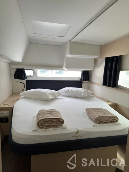 Helia 44 - Yacht Charter Sailica