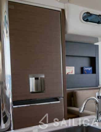 Bali 4.2 - Yacht Charter Sailica