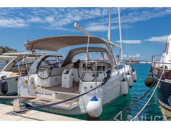Sun Odyssey 410 - Yacht Charter Sailica
