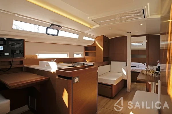 Sun Odyssey 410 - Yacht Charter Sailica