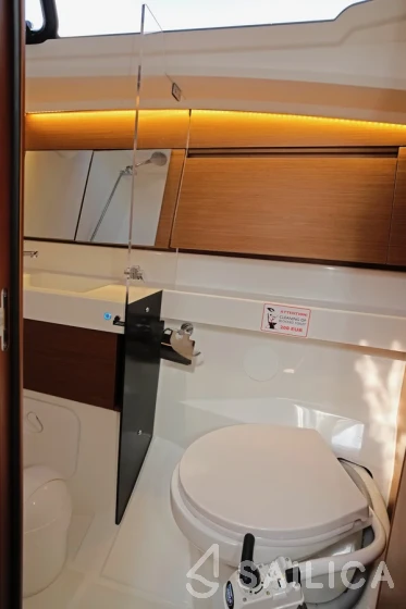 Sun Odyssey 410 - Yacht Charter Sailica