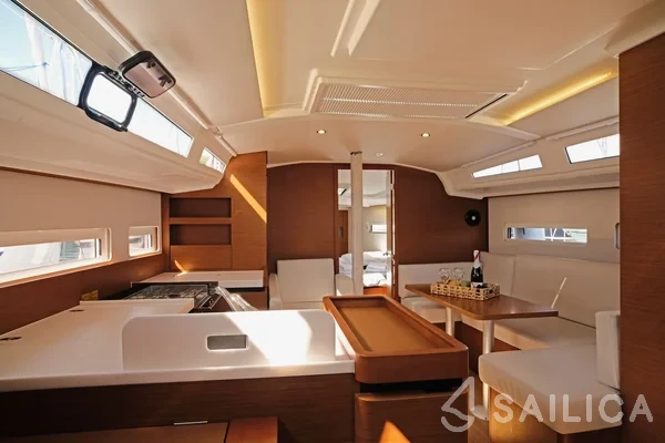 Sun Odyssey 410 - Yacht Charter Sailica