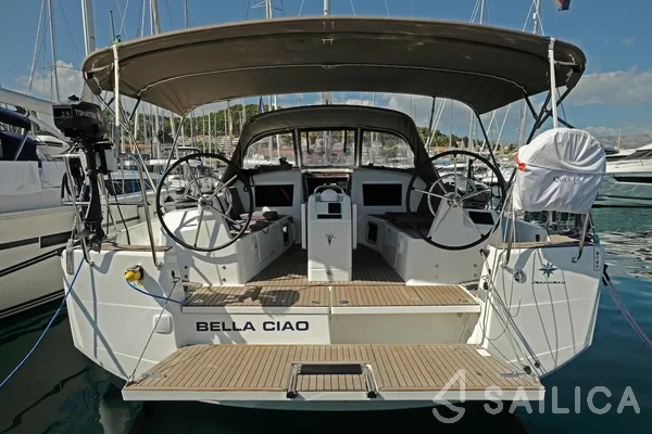 Sun Odyssey 410 - Yacht Charter Sailica