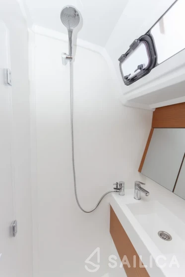 Sun Odyssey 410 - Yacht Charter Sailica