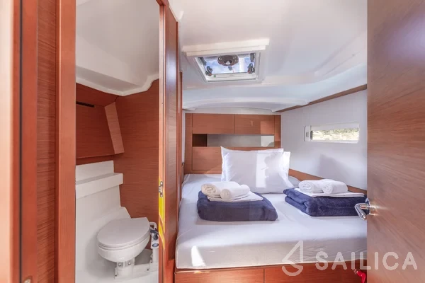 Sun Odyssey 410 - Yacht Charter Sailica