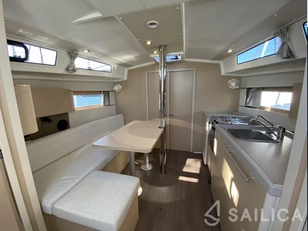 Oceanis 38.1 - Yacht Charter Sailica