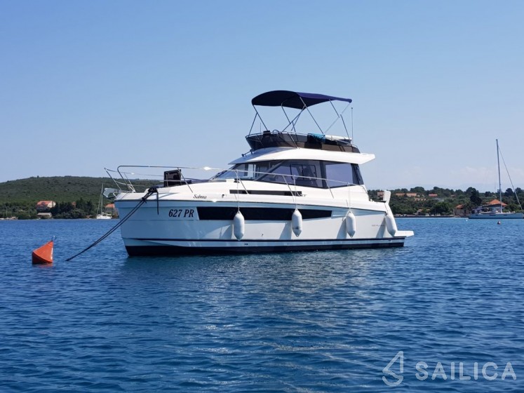 Platinum 989 - Yacht Charter Sailica