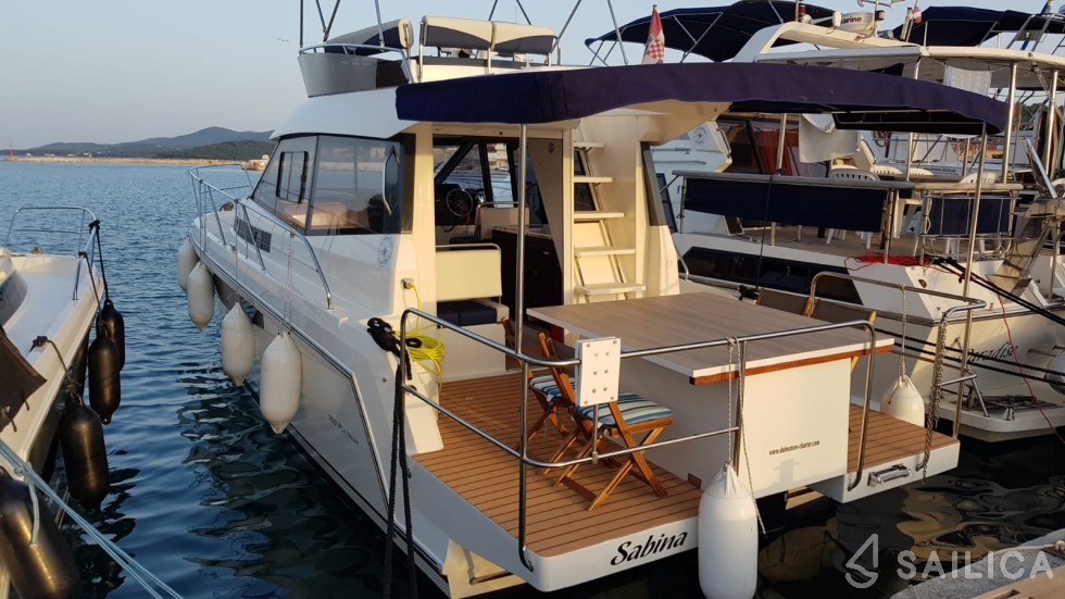 Platinum 989 - Yacht Charter Sailica
