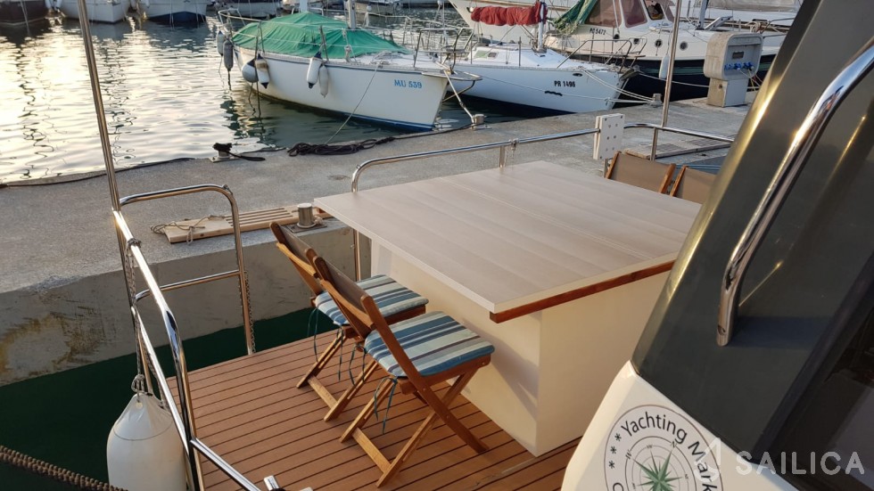 Platinum 989 - Yacht Charter Sailica