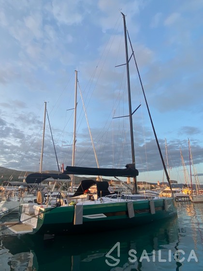 Elan E6 - Yacht Charter Sailica