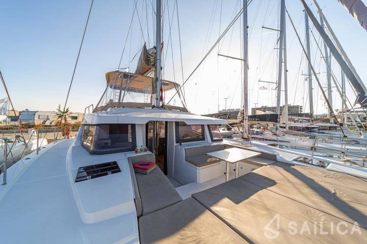 Bali 4.6 - Yacht Charter Sailica