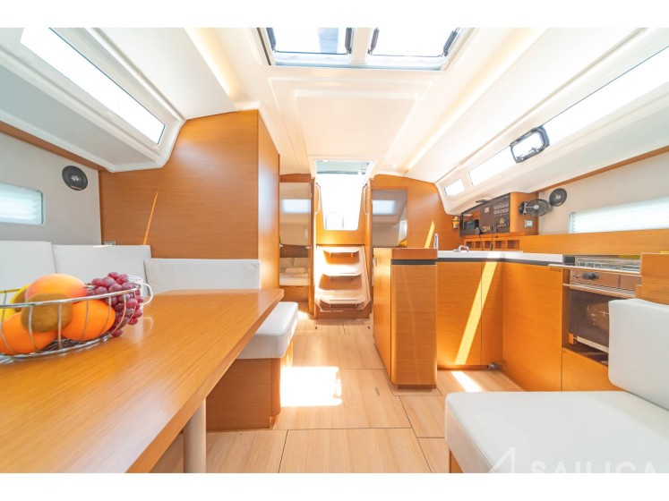 Sun Odyssey 410 - Yacht Charter Sailica