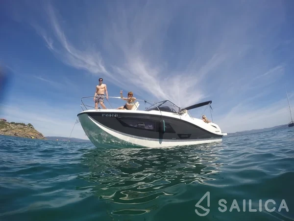 Quicksilver Activ 875 Sundeck - Yacht Charter Sailica