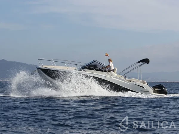 Quicksilver Activ 875 Sundeck - Yacht Charter Sailica