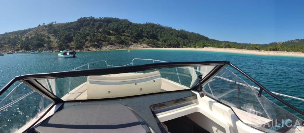 Quicksilver Activ 875 Sundeck - Yacht Charter Sailica