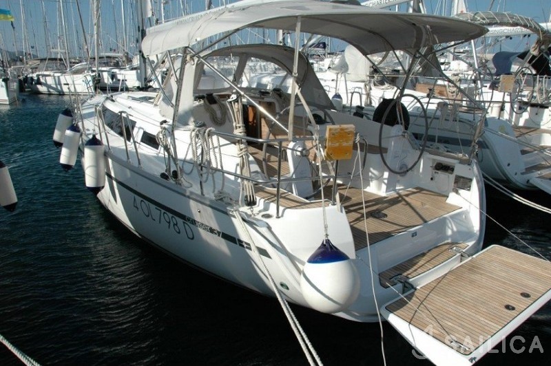 Bavaria 37 Cruiser - Yacht Charter Sailica
